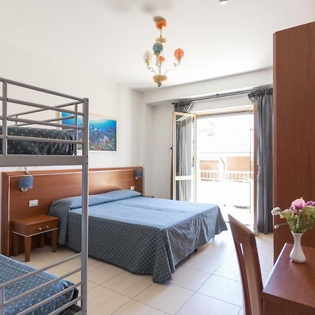 Hotel Abruzzo Pineto Kültér fotó