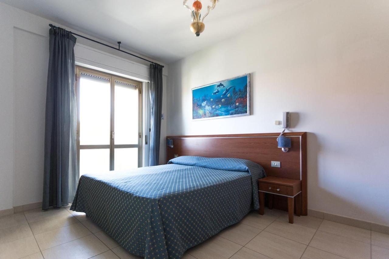 Hotel Abruzzo Pineto Kültér fotó