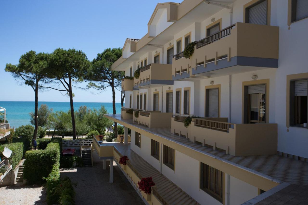 Hotel Abruzzo Pineto Kültér fotó