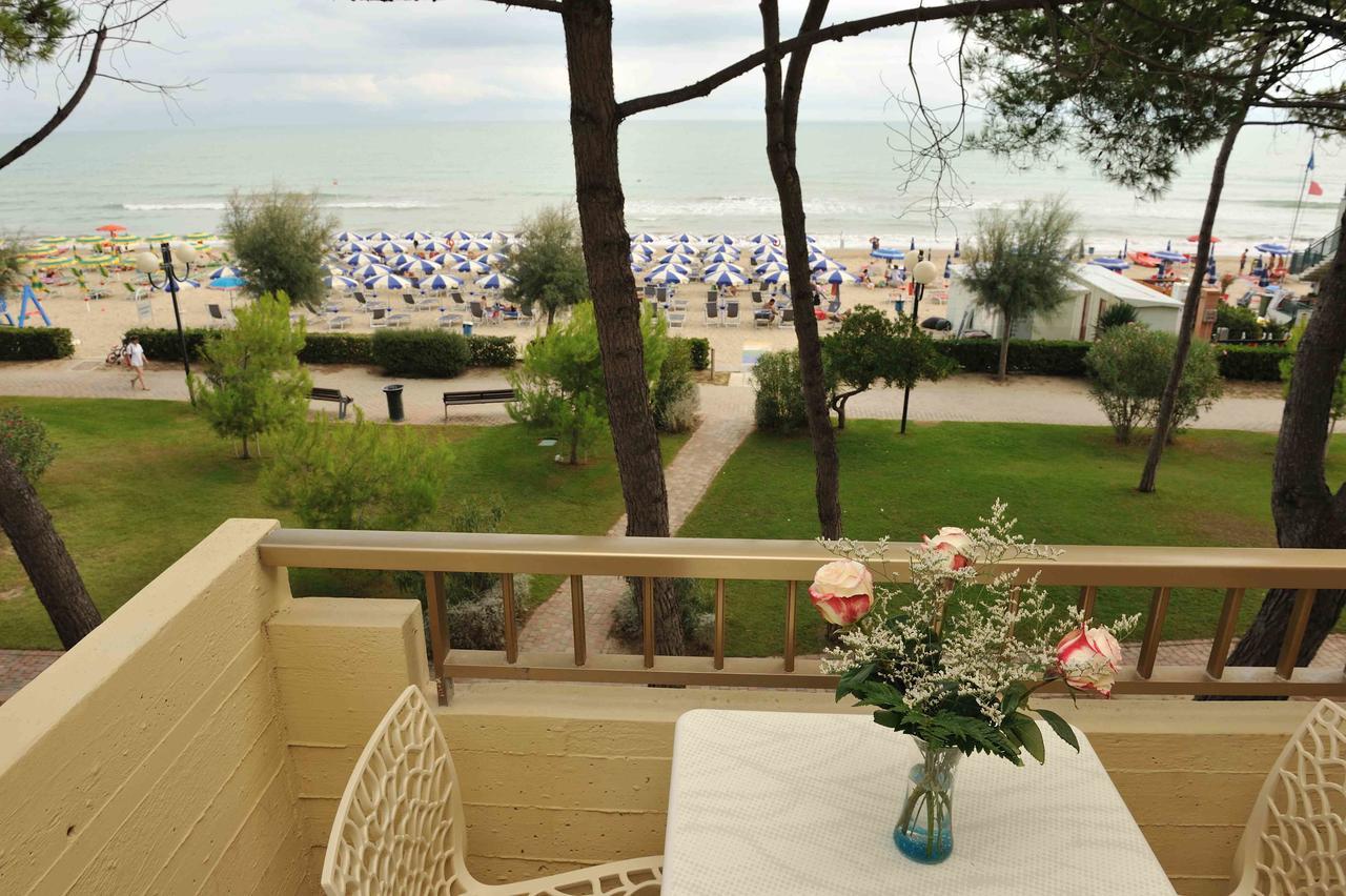 Hotel Abruzzo Pineto Kültér fotó