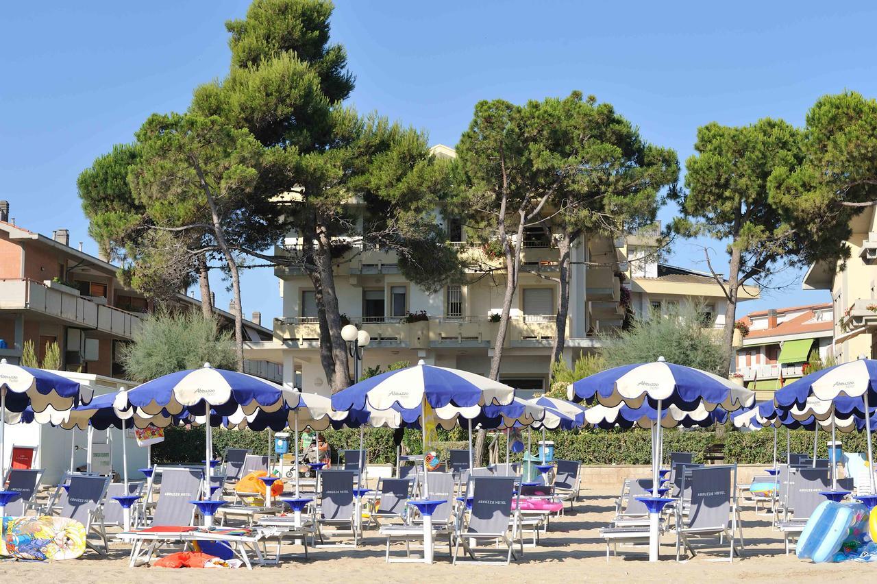 Hotel Abruzzo Pineto Kültér fotó