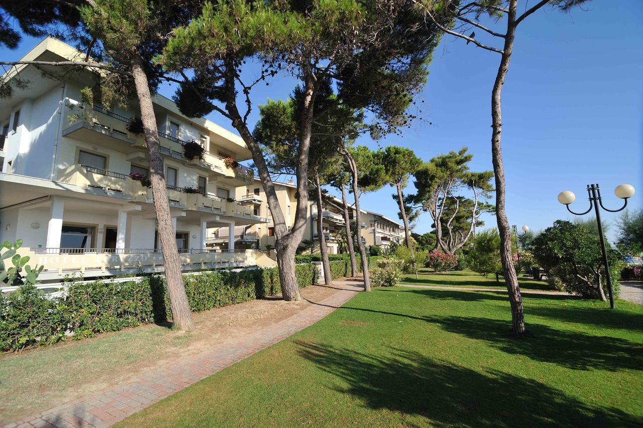 Hotel Abruzzo Pineto Kültér fotó