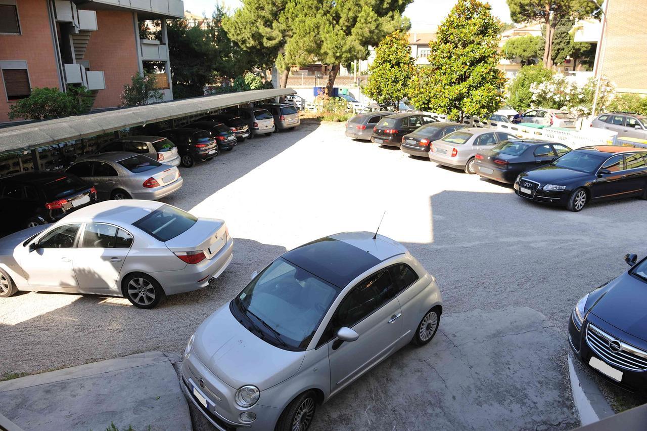 Hotel Abruzzo Pineto Kültér fotó