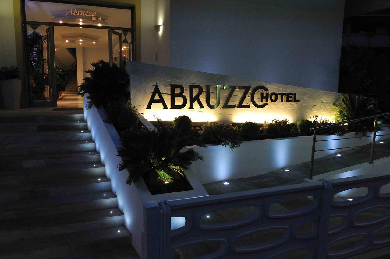 Hotel Abruzzo Pineto Kültér fotó