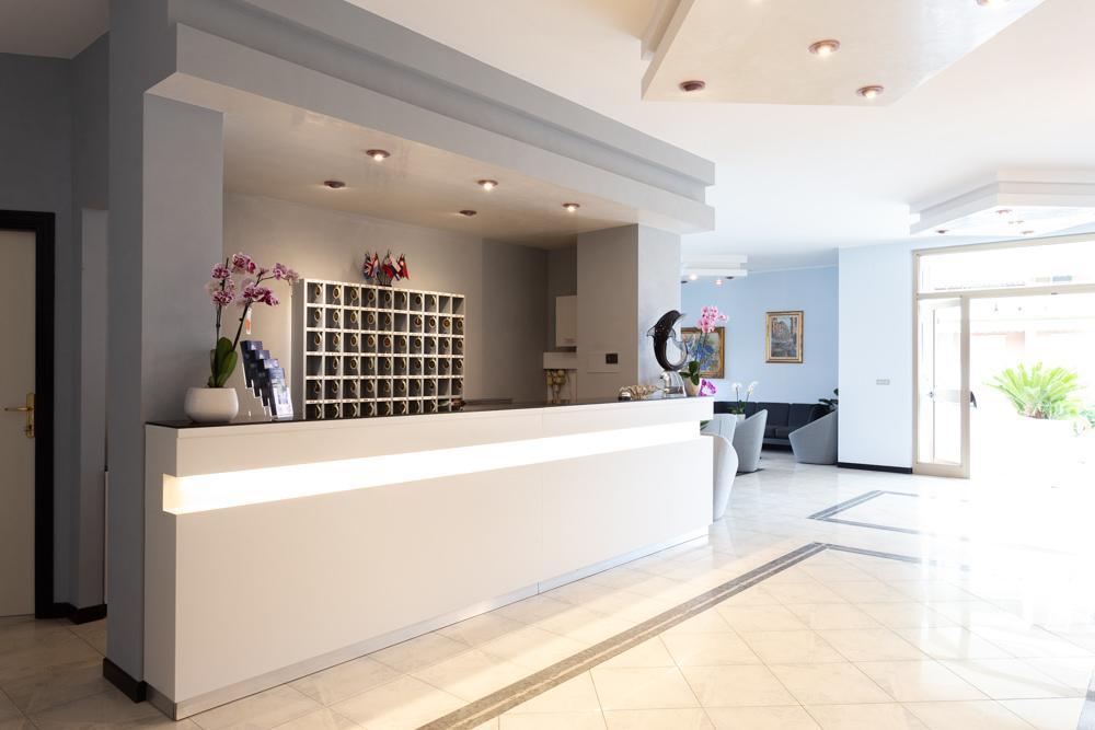 Hotel Abruzzo Pineto Kültér fotó
