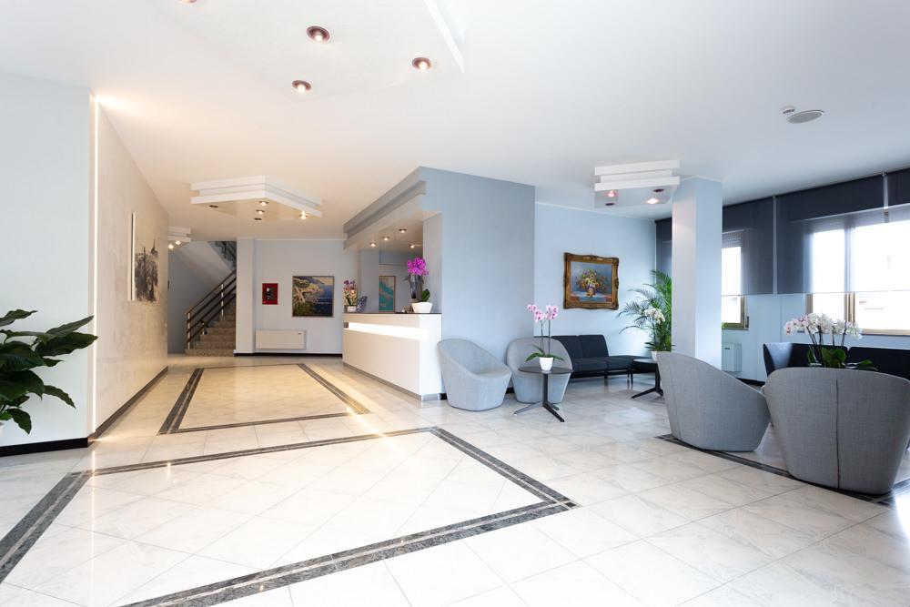 Hotel Abruzzo Pineto Kültér fotó